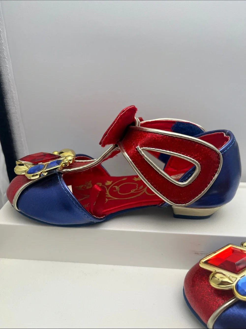 Disney Snow White Dress Shoes Sz 9/10 Red Blue Girls Princess
